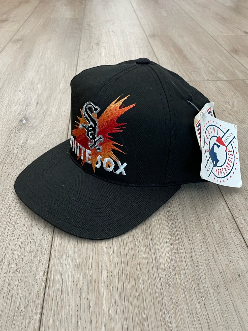 90’s Logo 7 Chicago White Sox Fire Splatter Snapback Cap - Picture 4 of 11